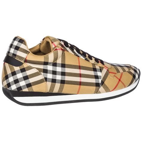 sacrpe burberry uomo|men's burberry shoes price.